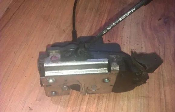 Renault Laguna II Front door lock