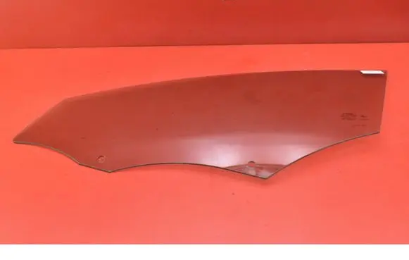Volvo V40 Front door window glass four-door
