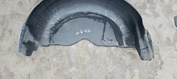 Rear arch fender liner splash guards