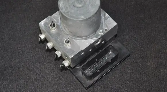 BMW 5 E60 E61 ABS Pump