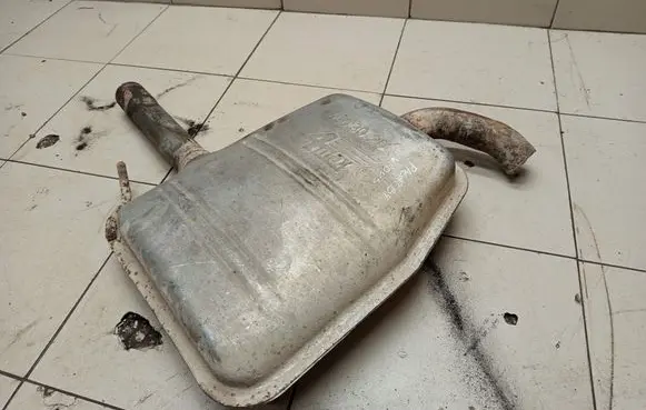 Volkswagen PASSAT B4 Middle muffler/silencer 