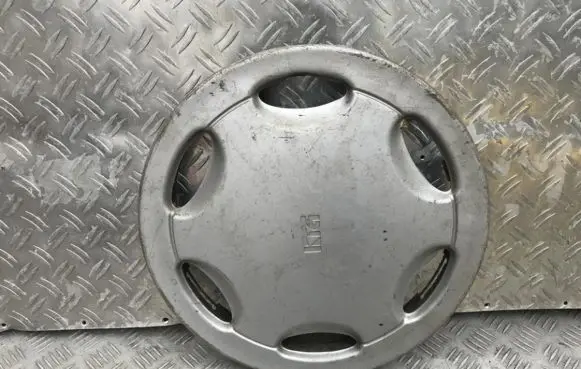 KIA Shuma R13 wheel hub/cap/trim k20337170