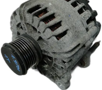 Volkswagen Touran II Generator/alternator 03L903023F