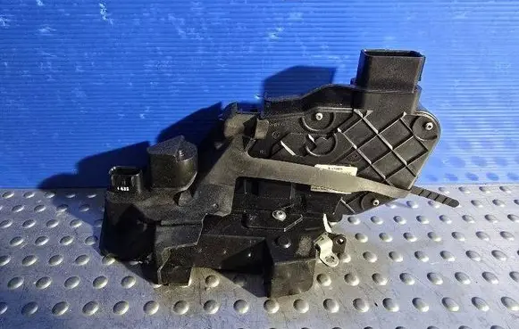 Volvo XC60 Front door lock 31416686