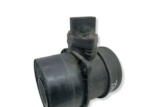 Volkswagen Touran I Mass air flow meter 0281002461 074906461B