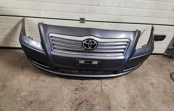 Toyota Avensis T250 Front bumper