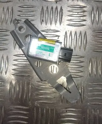 Lexus GS 300 350 430 450H Airbag deployment crash/impact sensor 8983030130 1879001761