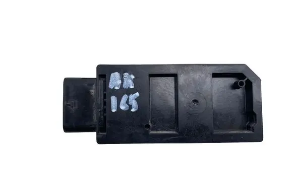 Volkswagen Golf VIII Keyless system antenna 5WA962133B