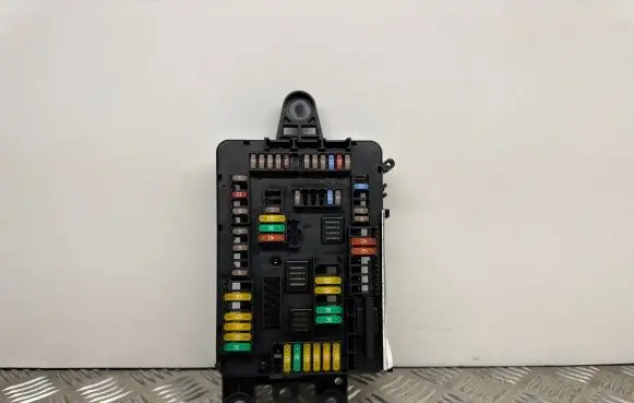 BMW 4 F32 F33 Fuse module 9337880 61149337880
