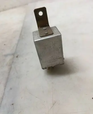 Mercedes-Benz W123 Other relay 1078200010 8701575431 41020281