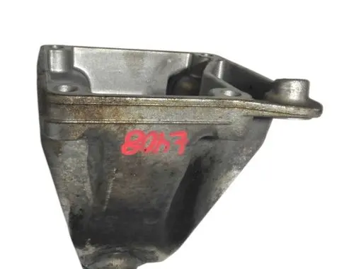 Engine mounting bracket