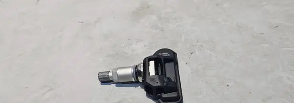 Opel Zafira C Tire pressure sensor 13598775