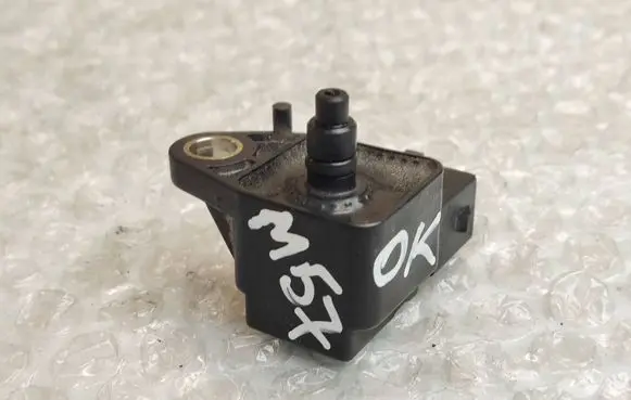 BMW 5 E39 Air pressure sensor 2246977