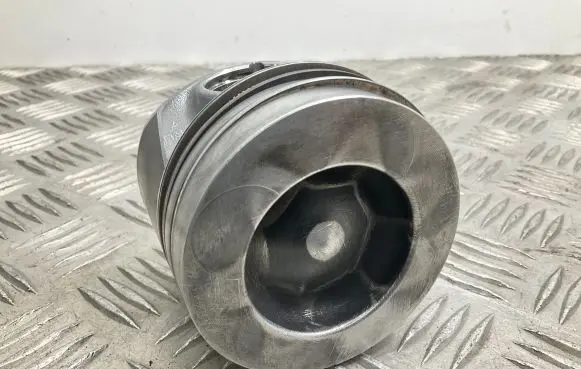 Skoda Octavia Mk3 (5E) Piston 79L121 CLHA