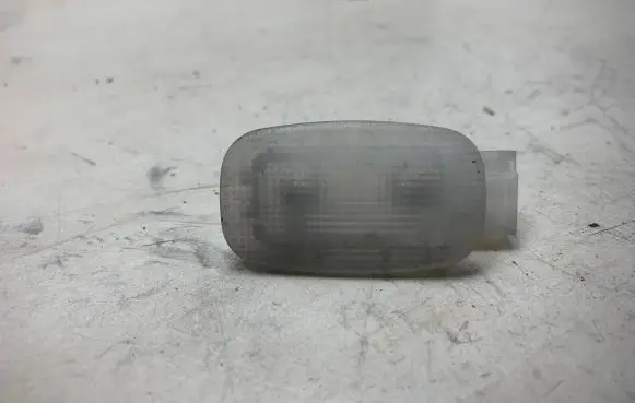 Mercedes-Benz C W203 Front fender indicator light 2088200501