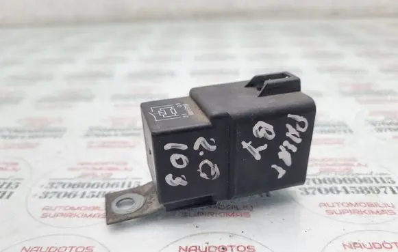 Volkswagen PASSAT B7 Other relay 3B0951253
