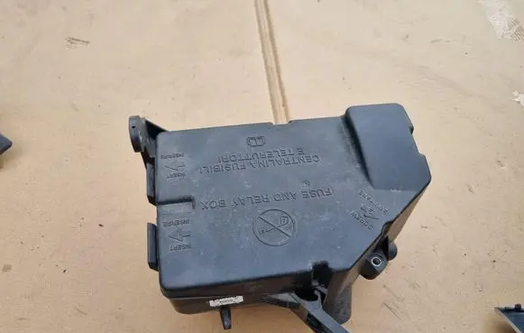 Lancia Delta Fuse box cover XXXXXXXXXX