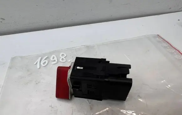 Volkswagen Golf Plus Hazard light switch 5M0953509A 9751240 131705N