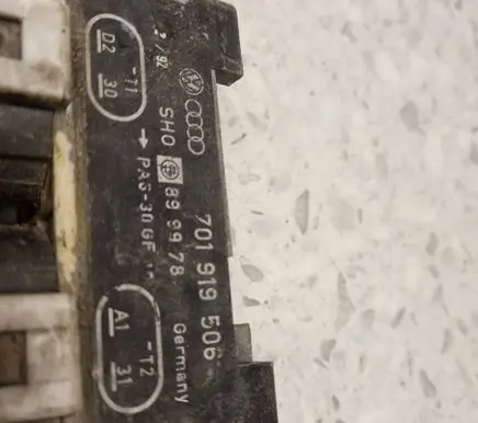 Audi A6 S6 C5 4B Coolant fan relay 701919506 899978