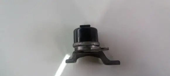 Volvo S80 Engine mount bracket 30671245 6G926F012DD