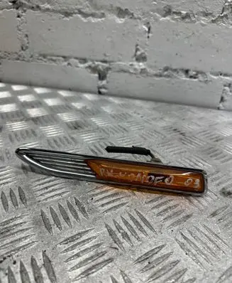 Ford Mondeo MK IV Front fender indicator light 7s7113k354