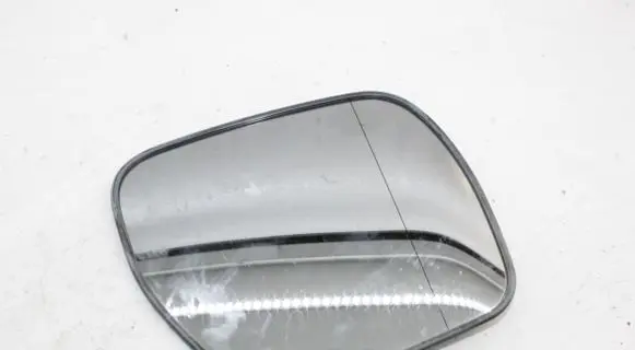Mitsubishi Pajero Wing mirror glass 