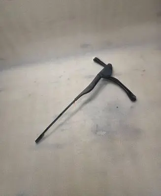BMW 7 E38 Front wiper blade arm 8352020