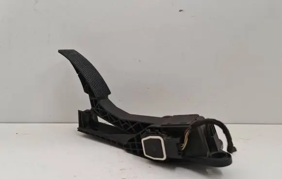 Mercedes-Benz GL X164 Accelerator throttle pedal A1643000104