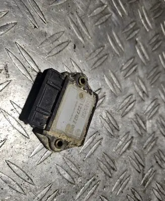 BMW 3 E30 Ignition amplifier control unit 0227100111