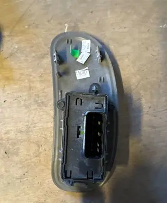 Chrysler Voyager Electric window control switch 04685732ac 30505L 0SB721J3AD