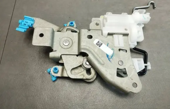 Volkswagen Amarok II Tailgate hydraulic set 