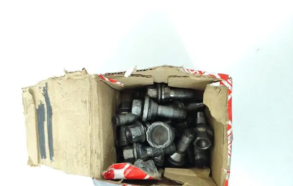 Volvo XC60 Wheel nut cap/cover 