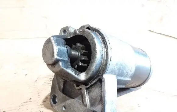 Peugeot 208 Starter motor 755001780