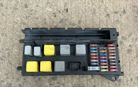 Mercedes-Benz Sprinter W906 Fuse module 518817028 ZGS007Q004