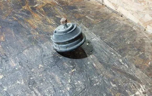 BMW 5 E39 Engine mount bracket 22116754608