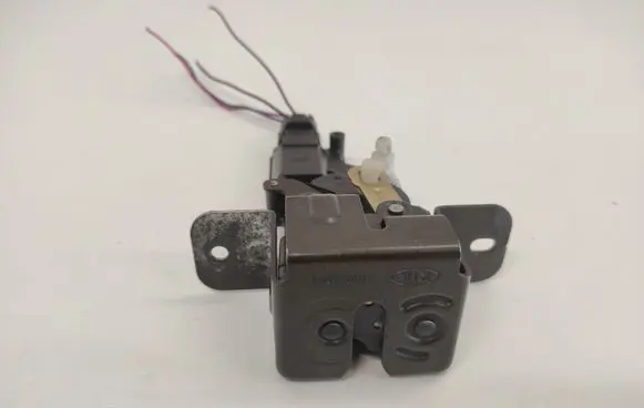 KIA Sorento Tailgate/trunk/boot lock/catch/latch 871303E000