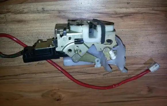 Mazda Demio Rear door lock