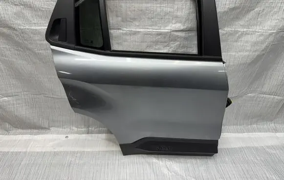 Jeep Avenger Rear door 