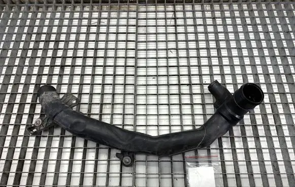 Volkswagen Tiguan Air intake hose/pipe 5N0145840C