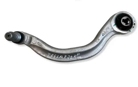 Tesla Model Y Front lower control arm/wishbone 104435400A
