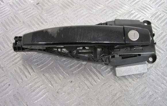 Opel Astra J Front door lock 