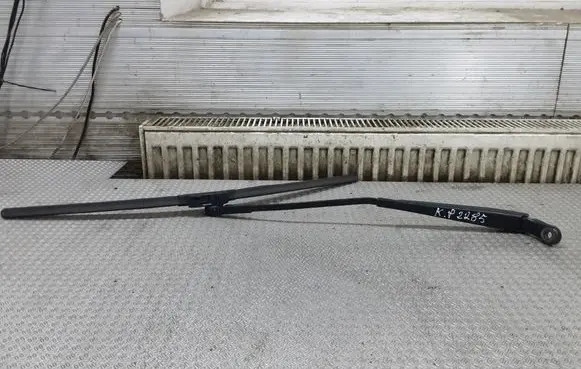 Windshield/front glass wiper blade