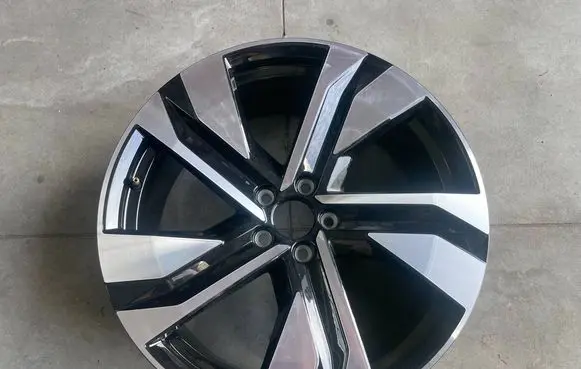Volvo XC40 R20 alloy rim 32327148