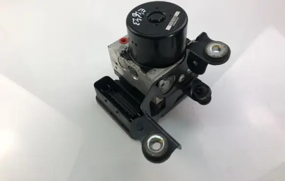 Volvo V70 ABS Pump P31423347