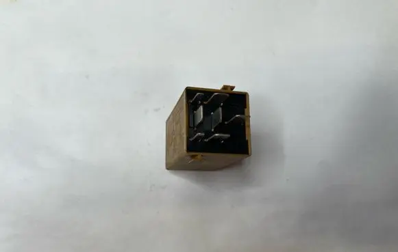 BMW 3 E46 Window control relay 61368384505 V23141B3001X15 V23141B3001X315