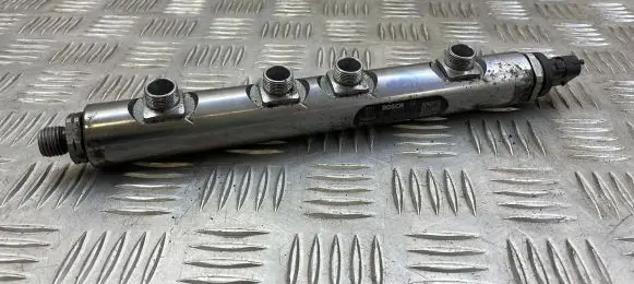 Jaguar XF X250 Fuel main line pipe CK5Q9D280BB 013791 0445216048
