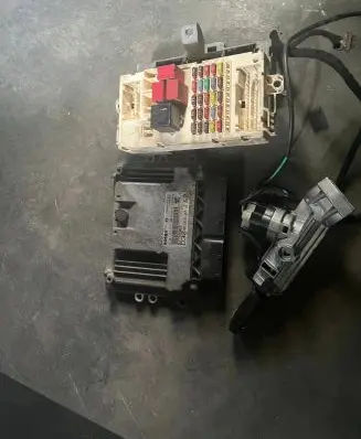 Citroen Jumper Engine ECU kit and lock set 0281014211 51799353 41U61L07