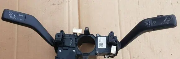 Volkswagen PASSAT B7 Indicator stalk 3C9953501BF