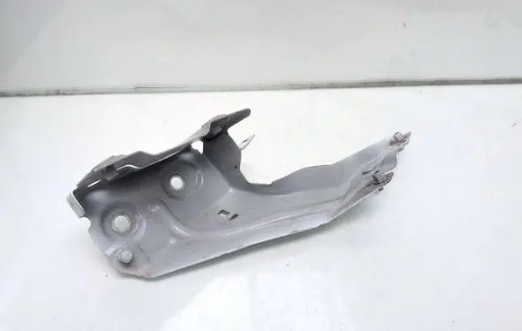 Audi Q5 SQ5 FY Fender mounting bracket 80A821132A 80A821136A
