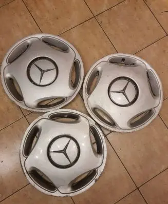 Mercedes-Benz E W210 R15 wheel hub/cap/trim A2104010024